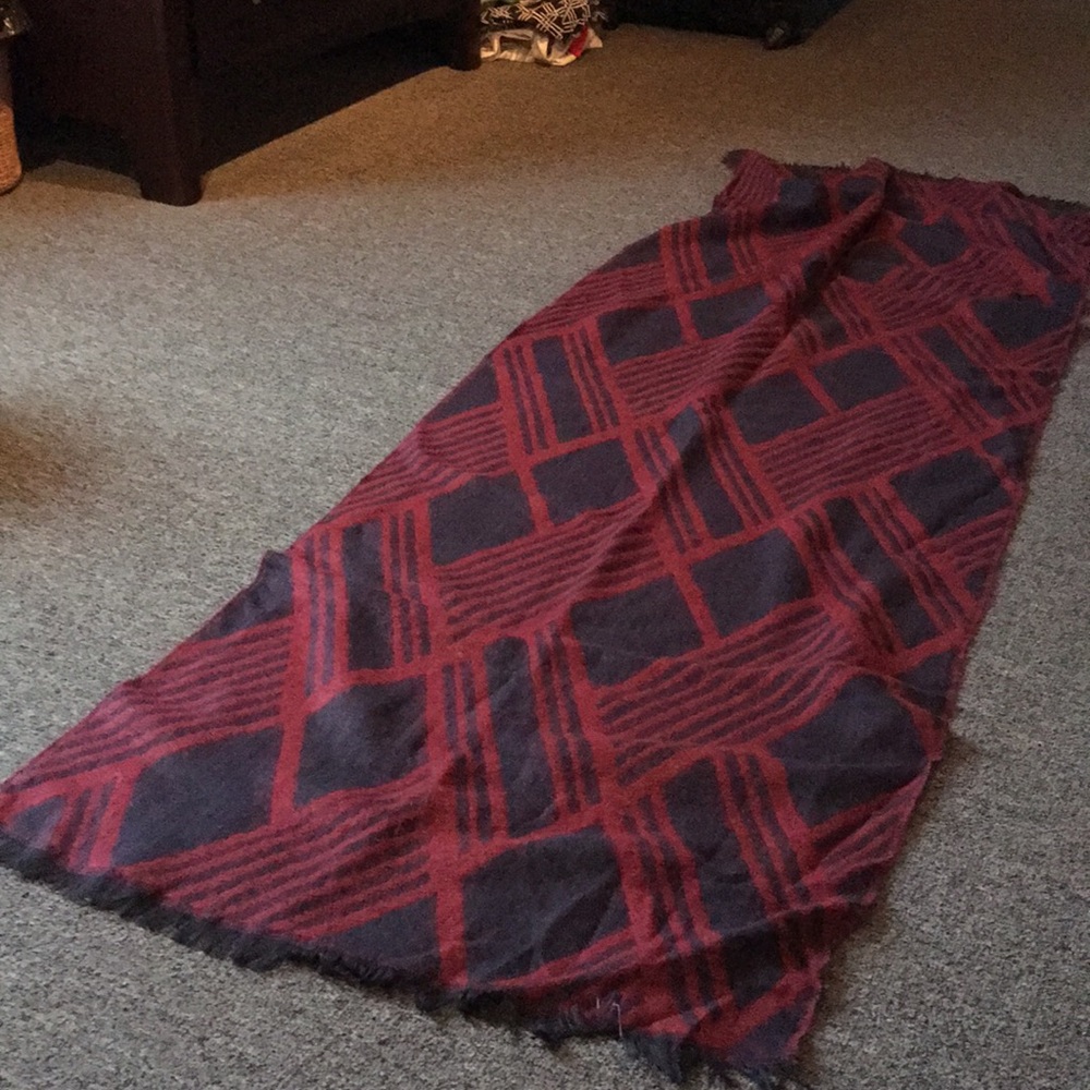 Blue/burgundy scarf